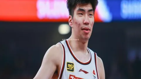 尼克斯击败猛龙，唐斯高效砍下2415，巴雷特独木难支空砍30分猛龙三连败终结